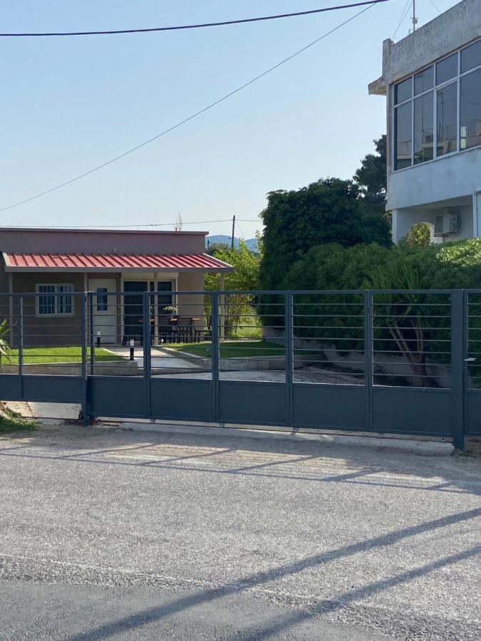 M & F House Vila Oropos Exterior foto