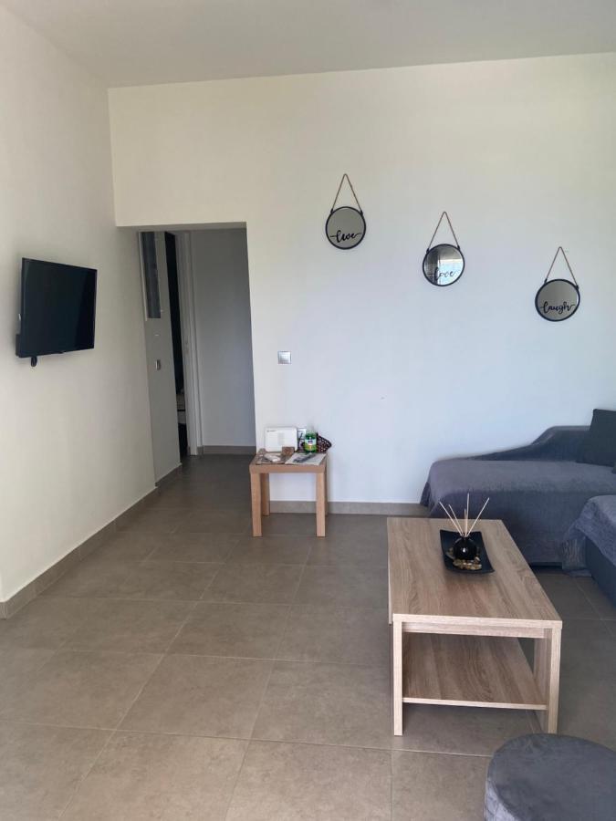 M & F House Vila Oropos Exterior foto